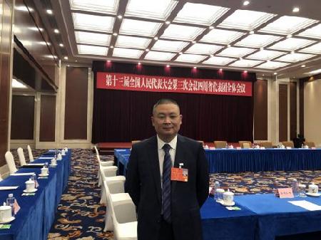 全国人大代表、乐鱼（中国）凌峰军品分厂加工中心班长
