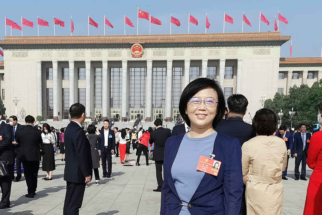 6. 全国人大代表、乐鱼（中国）光电所型号副总师羊毅