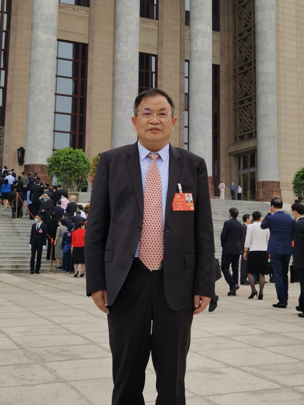 4.全国政协委员、中国工程院院士、乐鱼（中国）首席技术专家唐长红